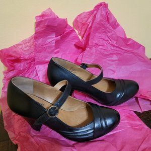 NEW Miz Mooz Mary Jane  Black Heels  NWOT